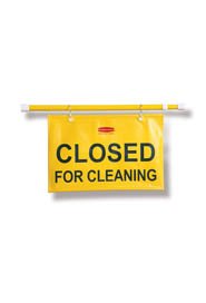 Écriteau suspendu jaune ''Closed for Cleaning'' en anglais seulement #RB009S15000