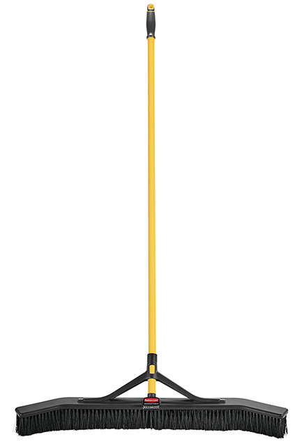 Maximizer Push-to-Center Broom with fine bristles #RB201873000