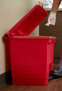 Poubelle Step-On 6143 de Rubbermaid