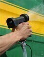 Pistolet pulvérisateur pour le nettoyage des planchers et des machines