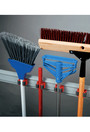 Attache coulissante pour support d'outils mural