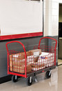 Chariot de manutention avec panneaux latéraux Rubbermaid 4485