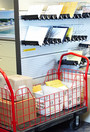 Chariot de manutention avec panneaux latéraux Rubbermaid 4485