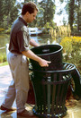 Poubelle avec doublure rigide Brute 32 gallons U.S. WeatherGard