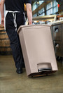 STREAMLINE Poubelle à pédale en plastique 18 gal