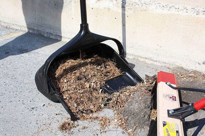 Lobby Pro 2531 Upright Dust pan with Long Handle