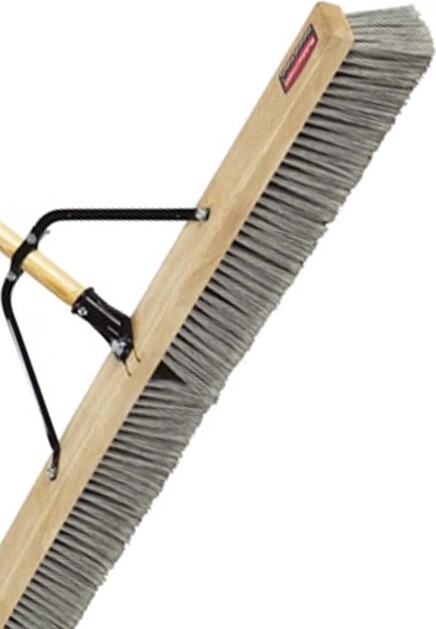 Balai brosse 36" avec manche en bois et renfort #RB204004900