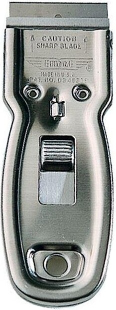 Grattoir de poche Ettore en métal à lame rétractable #WH004286000 Grattoir de poche Ettore en métal à lame rétractable #WH004286000