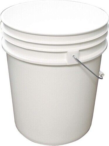 Contenant en plastique avec couvercle blanc, 20L #FO00020L000