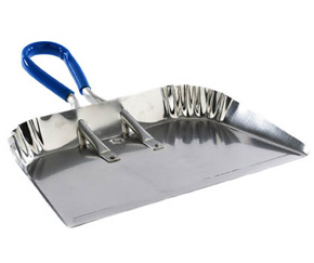 Use Atlas Graham Furgale's metal dust pans in an industrial environment or where heat is expected. Use the plastic dust pans in humidity environment and use dust pans with handle to saves your back and for ergonomical works. Perfect for any indoor and outdoor used.
