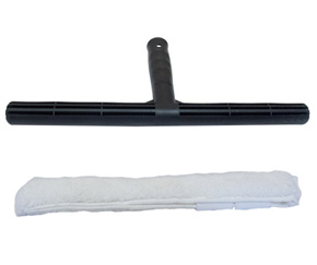Ettore offers the very best in window cleaning performance and is the distributor the most often chosen by professional window cleaner. Their wide range of T-Bar Scrubber will meet your expectation. Window cleaning is an art, that's why choosing and combined the right window tools is essential. The good window cleaning, the right squeegee, the best T-Bar scrubber and a telescopic handle will allows you to keep your windows clean and without streak-free or slides.