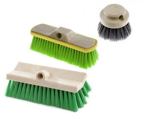 Nos brosses sont garnies des fibres les plus fines et les plus douces qui soient. Les fibres de crin synthétiques frisées retiennent plus d'eau. Les fibres tampico offrent une bonne résistance à la chaleur, tout en absorbant et en relachant bien la soluti